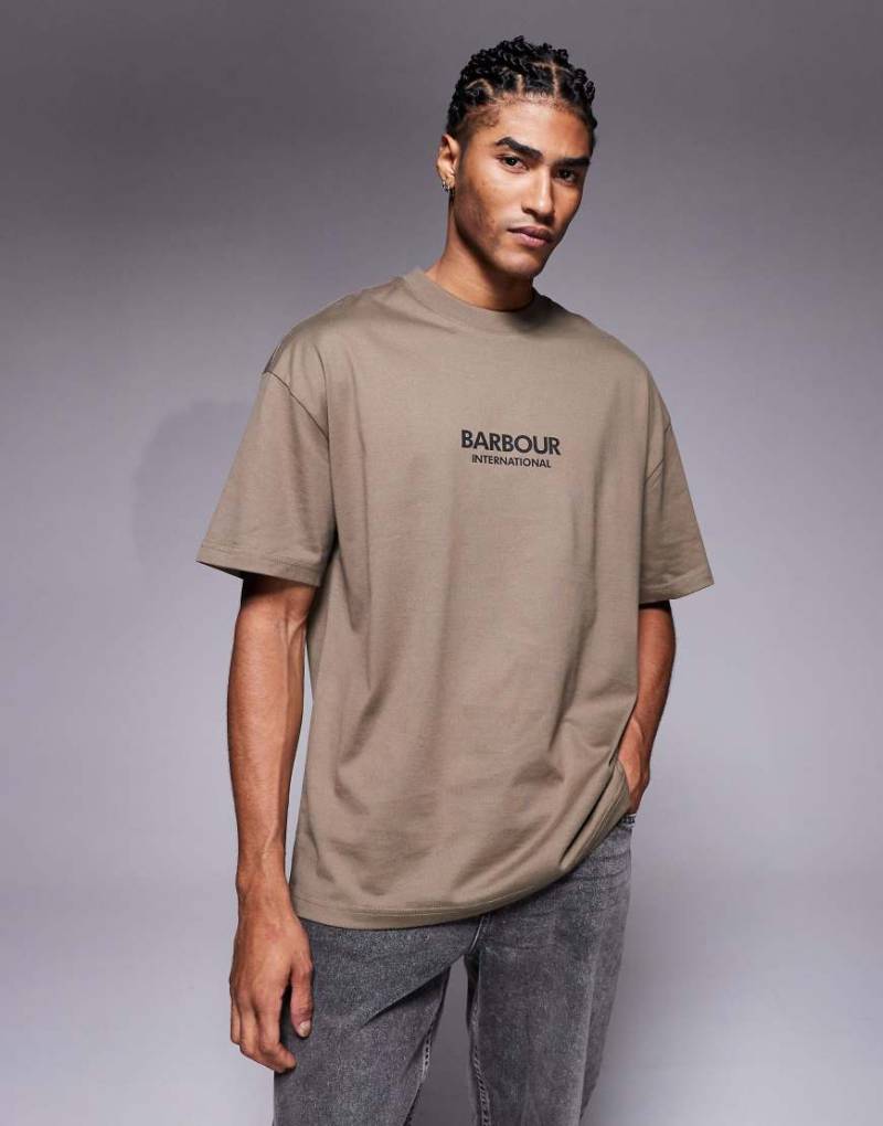 Barbour International - Formula - Oversize-T-Shirt in Khaki, exklusiv bei ASOS-Grün von Barbour International