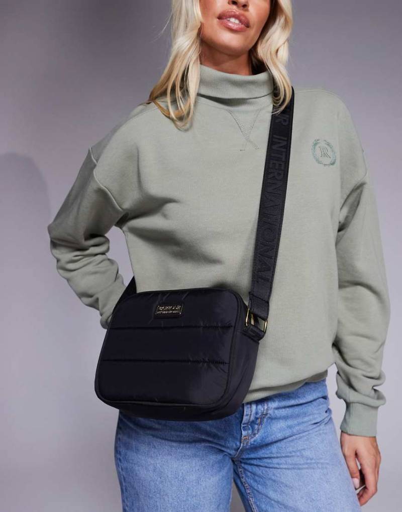 Barbour International - Gesteppte Oversize-Umhängetasche in Schwarz von Barbour International