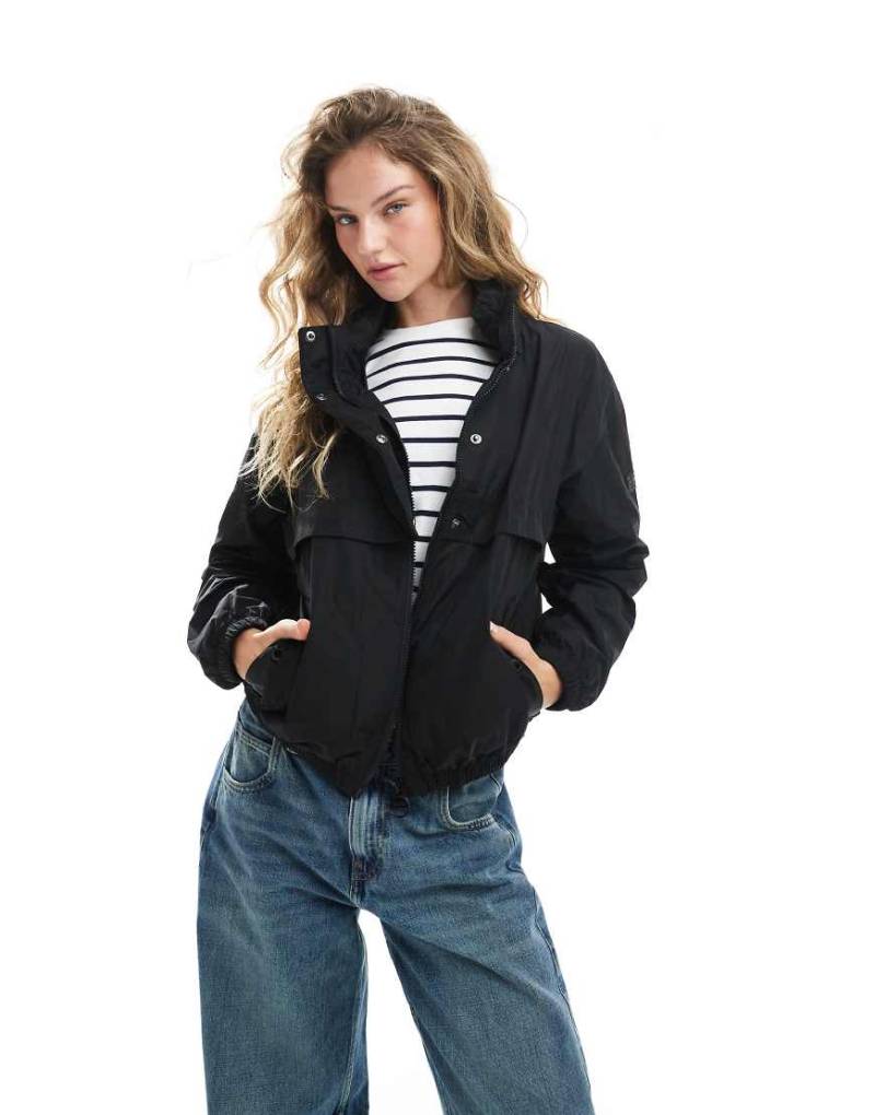 Barbour International - Jacke in Schwarz mit Kapuze von Barbour International