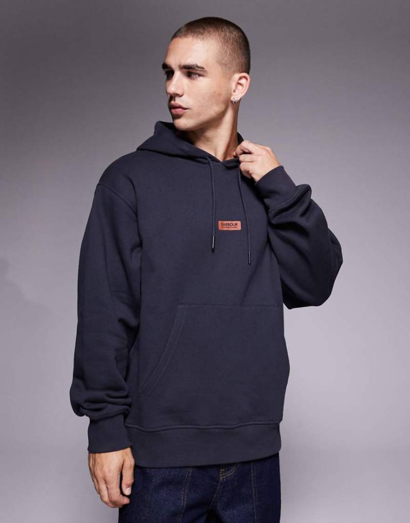 Barbour International - Lever - Kapuzenpullover in dunklem Marineblau mit Grafikmotiv von Barbour International