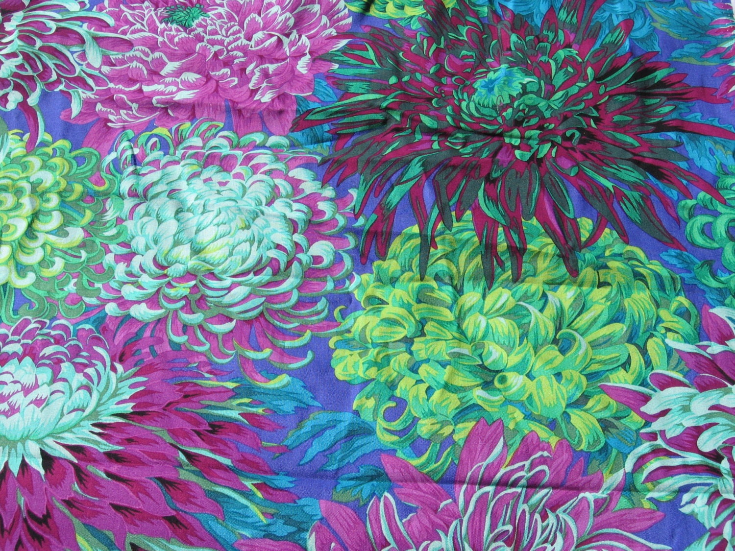 Peelingmützchen in Wunderschönem Pandora Blumen Print von BarbsBonnets