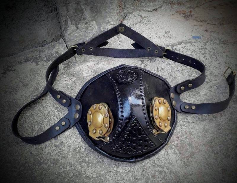 Schwarze Dampfmaske - Steampunk Maske Hatch Messing Handgemacht Maskenkostüm Maskenparty Steampunk von BardJester