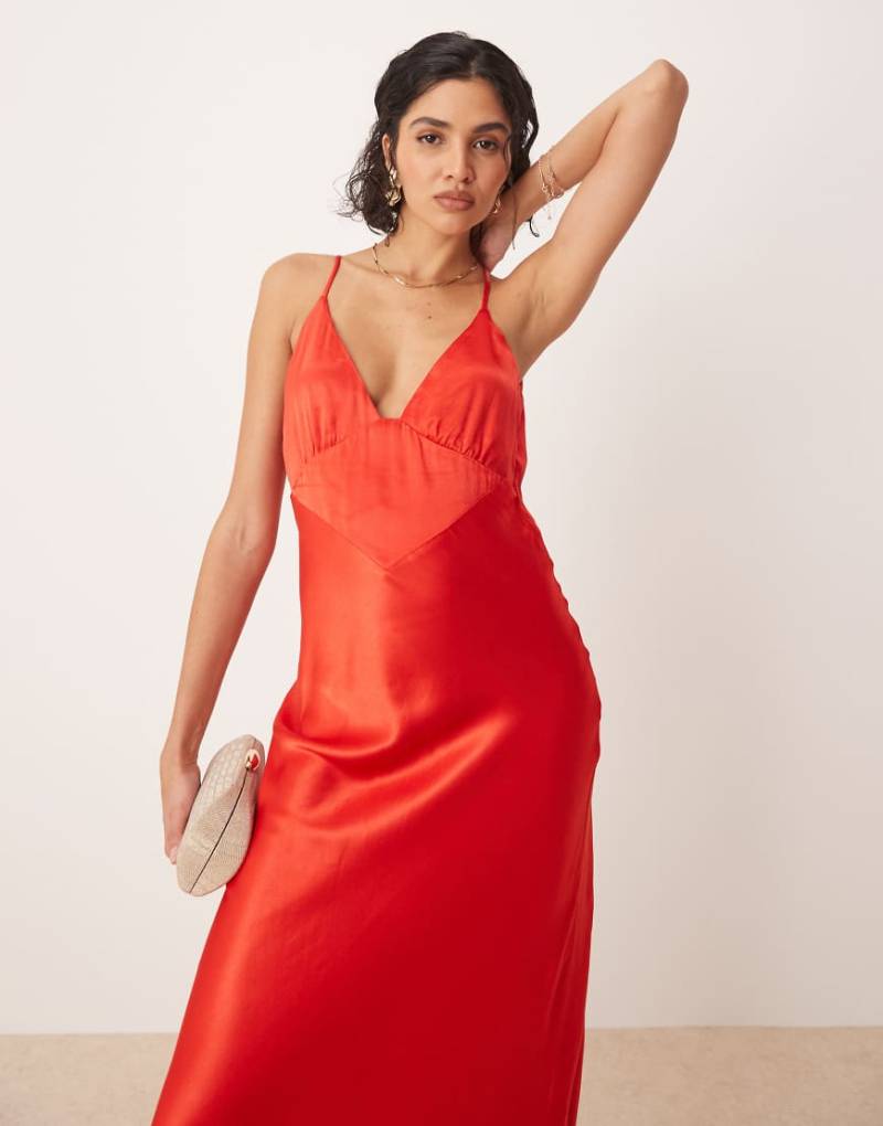 Bardot - Maxi-Trägerkleid aus Satin in feurigem Rot von Bardot