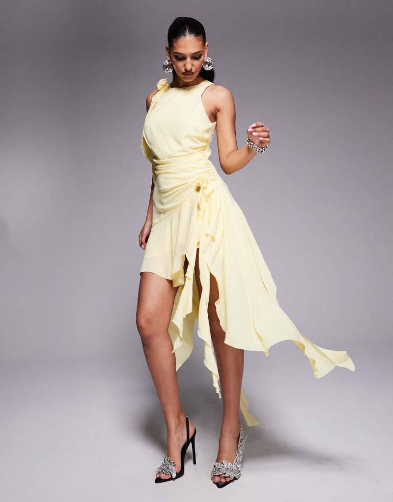 Bardot - Minikleid in Zitronengelb mit Rüschen und Ansteckblumendetail von Bardot