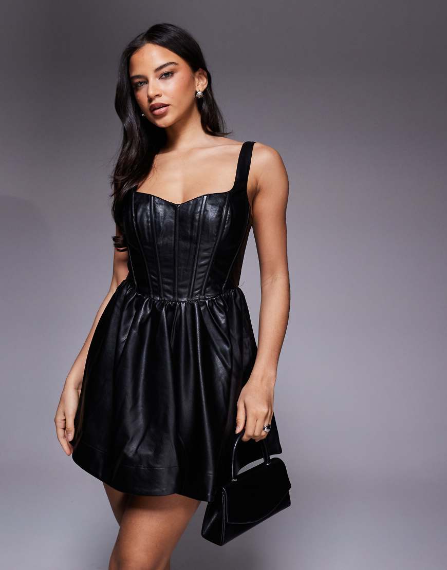 Bardot - Savoy - Trägerloses, wadenlanges Kleid in schwarzer Lederoptik mit tiefem Ausschnitt von Bardot