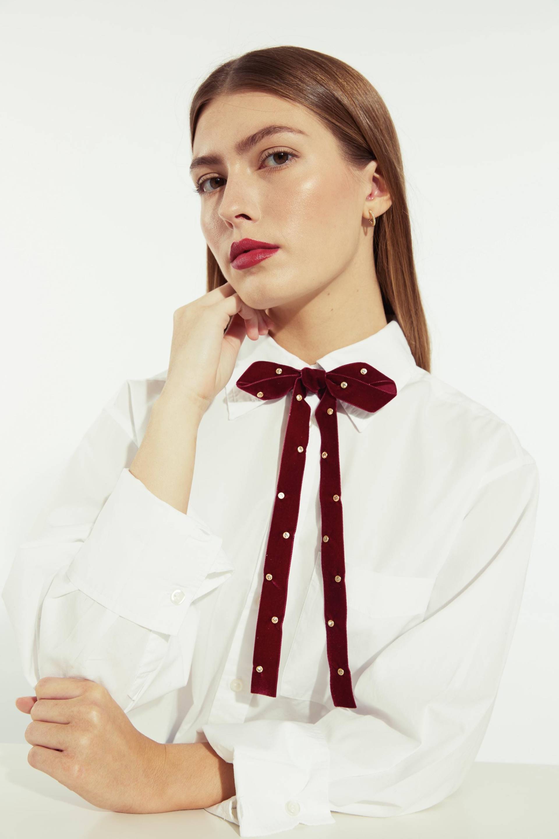 Die Carnegie Samt Nieten Lange Schleife | Halsschleife Geschenke Für Sie von BardotBowGallery