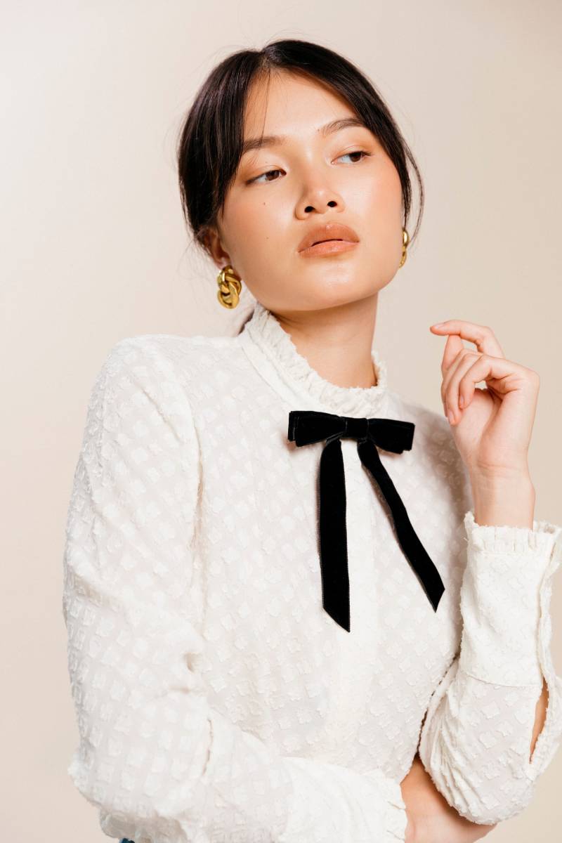 standard Samt Langschleife Pin | Krawatte Wie in Mode Gesehen Mehrere Farben Geschenk Für Sie Wird Einzeln Verkauft von BardotBowGallery