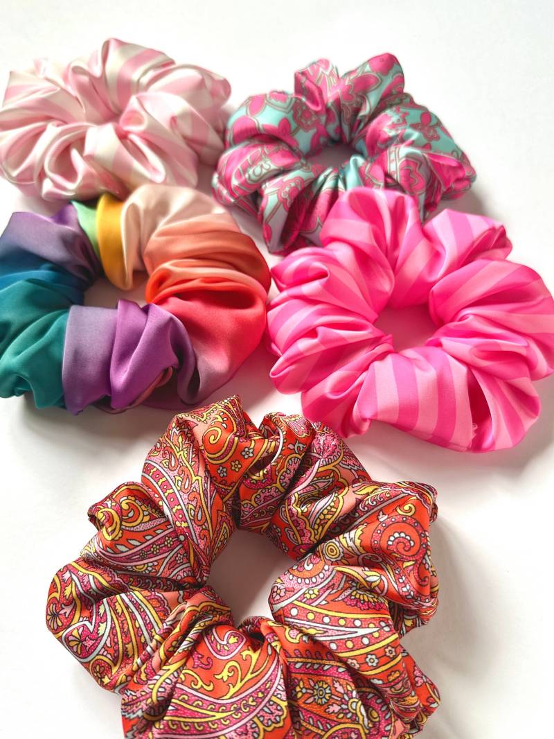 Seidiges Jumbo Scrunchie | Satin Oversize Reduzieren Sie Haar-Knicke Für Locken Luxus Schlaf Geschenk von BardotBowGallery