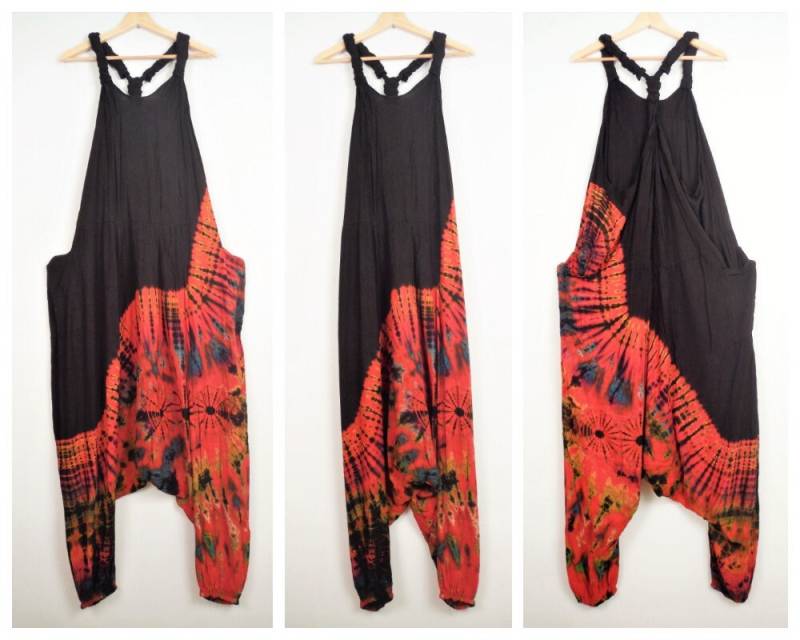 Haremshose Latzhose Schwarz Rot Krawattenfarbe Boho Unisex Aladdin Onesie Baggy Playsuit Herren Damen von BareCanvasClothing