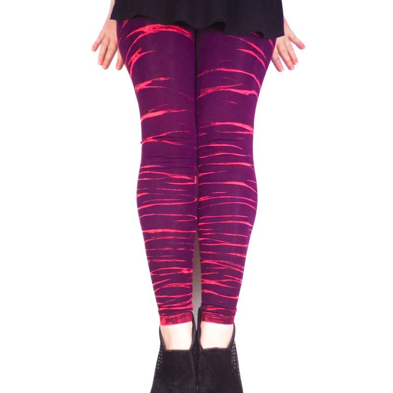 Lila Pflaume Yoga Leggings Gebleicht Handgefärbt Zebra Streifen Tiger Gemustert Damen Herren Unisex von BareCanvasClothing