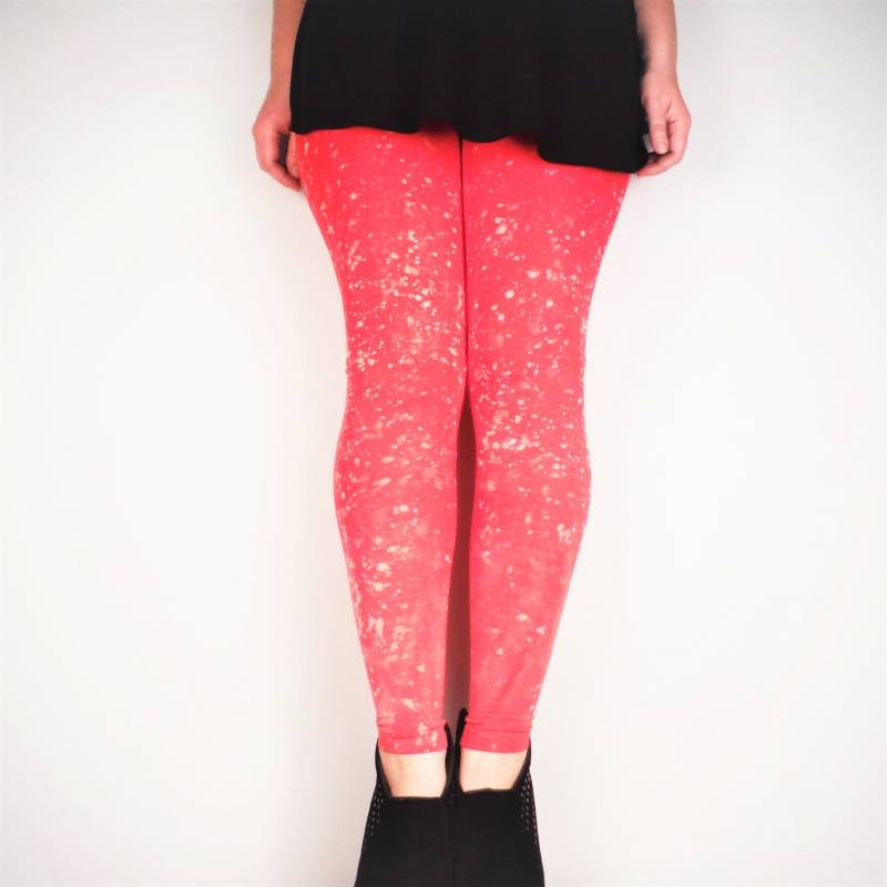 Neon Rot Spritzmuster Bleich Gefärbte Yoga Leggings Damen Herren Unisex Meggings von BareCanvasClothing