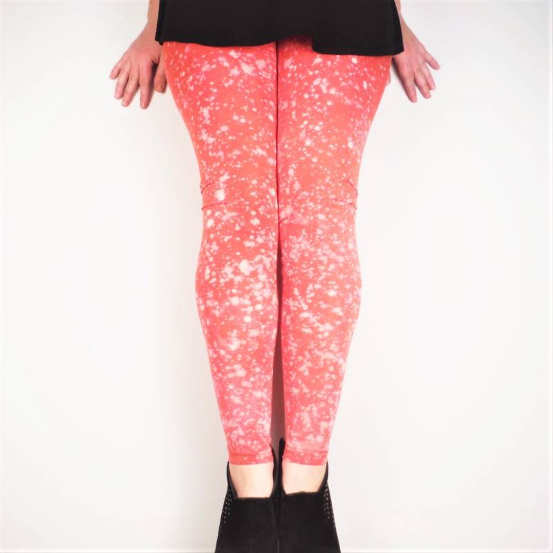 Orange Spritzmuster Yoga Leggings Handgefärbt in Bleichmittel Damen Herren Unisex Meggings von BareCanvasClothing