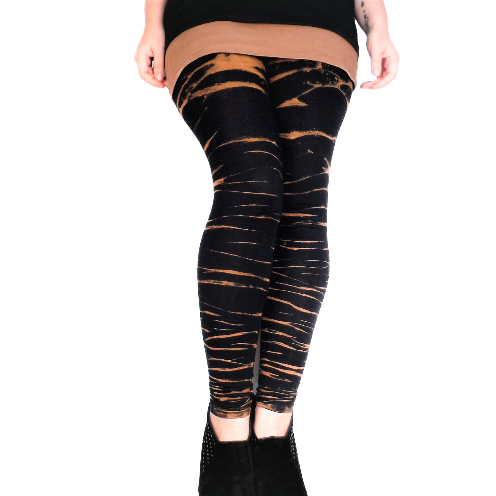 Schwarz Tiger Streifen Leggings Bleichen Hand Gefärbt Zebra Gemusterte Unisex Herren Damen Yoga Hosen von BareCanvasClothing