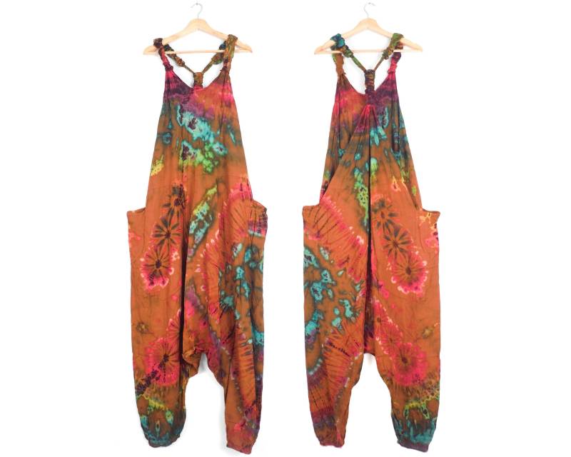 Tie Dye Onesie Harem Bottom Festival Latzhose Burnt Orange Romper Overall Hippy Overalls Baggy Comfy Unisex von BareCanvasClothing