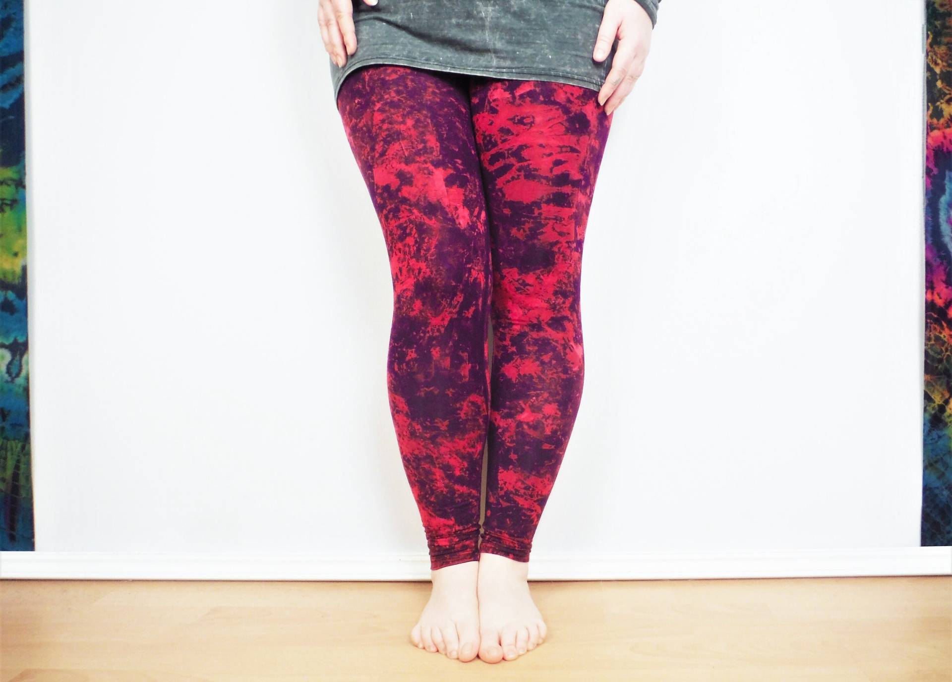 Yoga Leggings in Lila Pflaume Gebleicht Gefärbt Von Hand Damen Herren Unisex Comfy Stretch von BareCanvasClothing