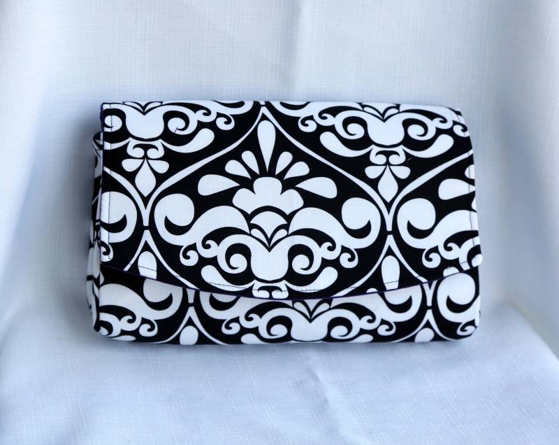 Wandelbare Clutch Geldbörse - Schwarz Und Weiß Damast Mit Lila Futter Wandelbare Clutch Geldbörse - Schwarz Und Weiß Damast Mit Lila Futter von BarefootBagShop