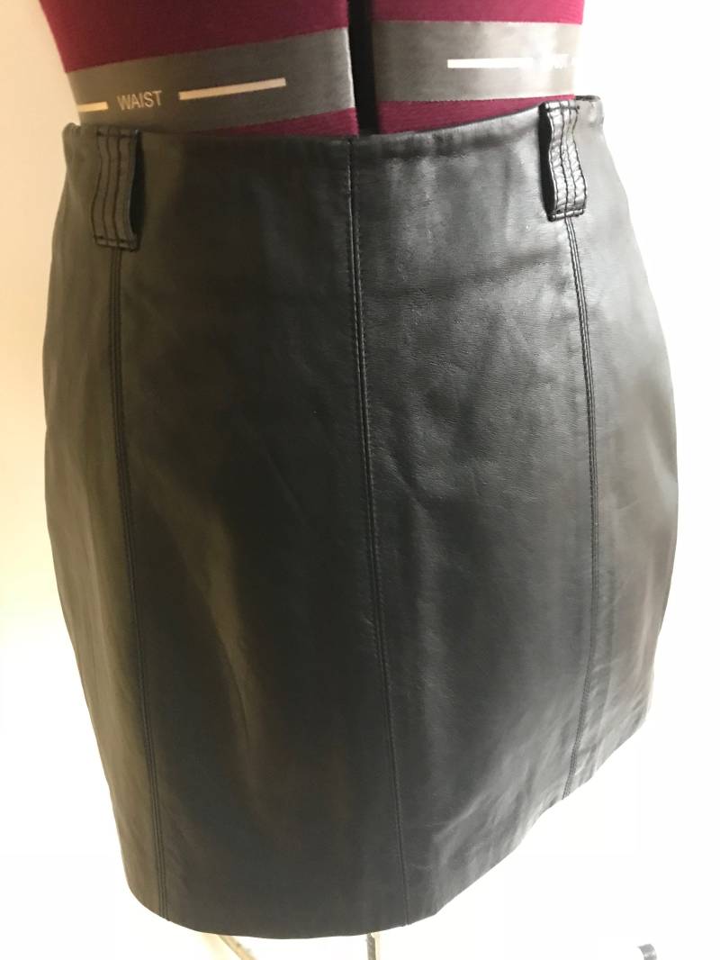 Wilsons Maxima Schwarz Leder Minirock Zip Keine Fehler-Größe 6 von BargainSeekersIntl