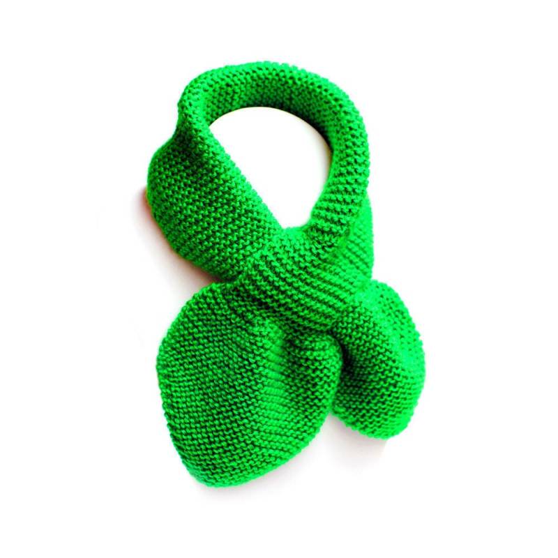 Kleinkinder Hand Stricken Grün Bleiben Schal von BarkingDogDesigns