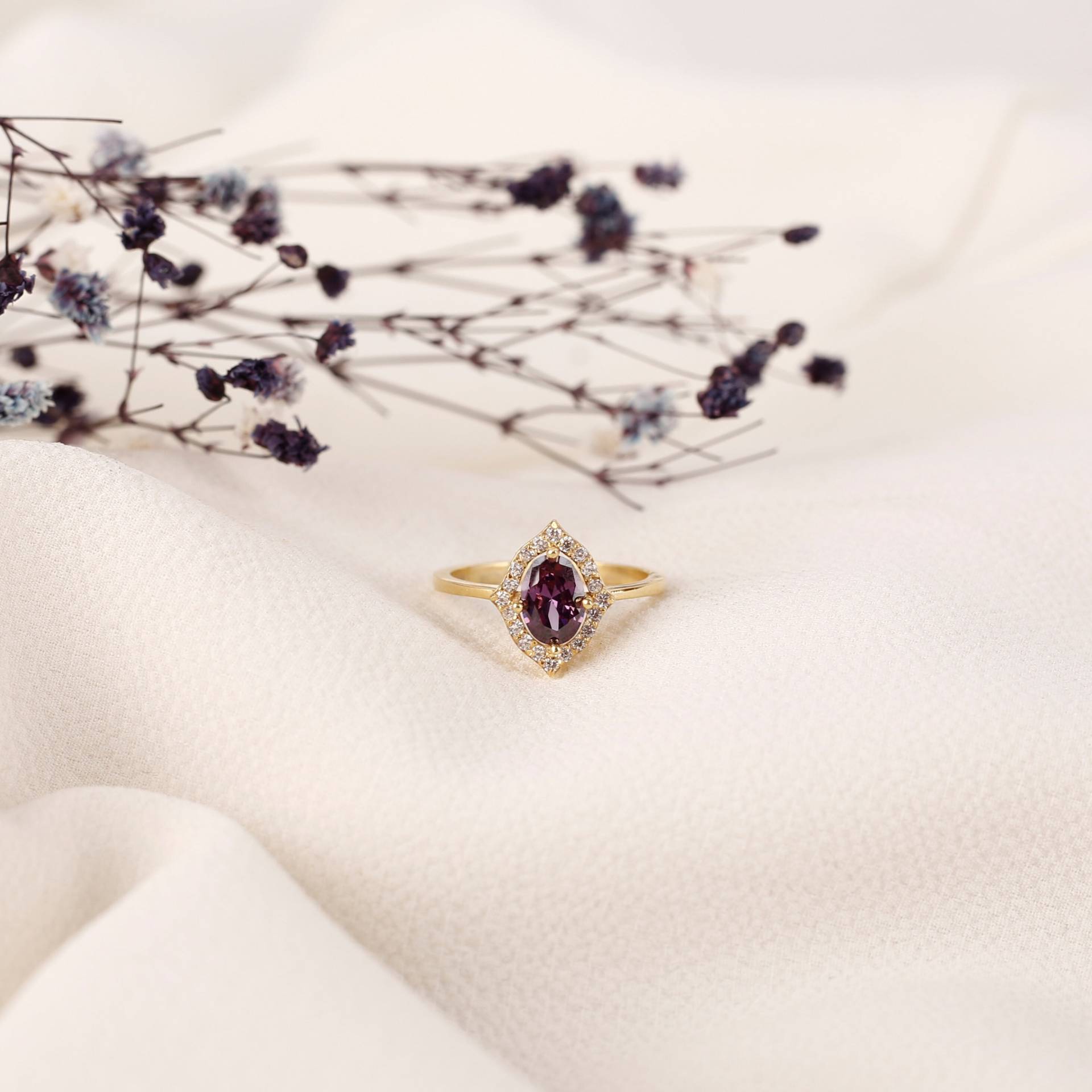 Oval Cut Amethyst Ring, Ehering, Massiv Gold 14K Versprechen Jubiläumsring, Muttertag von BarleyGoldJewelry