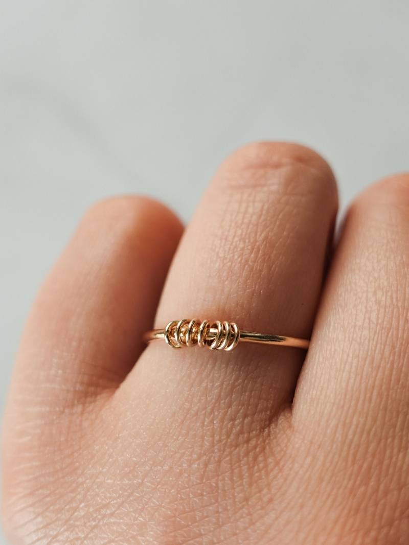 Fidget Ring Angst Spinner Stapelbarer Zierliche Sorgen Alltags Schmuck Minimal Moderne Ringe Metall-Mix Fidget Ring Angst Spinner Stapelbarer Zierliche Sorgen Alltags Schmuck Minimal Moderne Ringe Metall-Mix von BarlowJewels