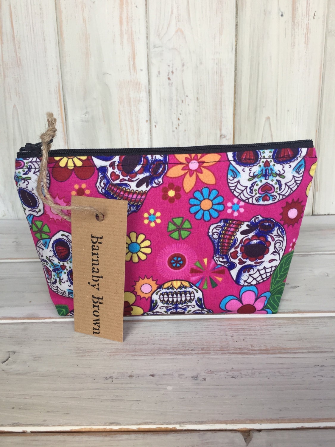 Kleine Candy Skull Make Up Tasche, Kosmetiktasche, Kulturtasche, Reißverschluss Pouch, Kulturbeutel, Geldbörse, Accessoire Tasche, Stoff von BarnabyBrownBoutique