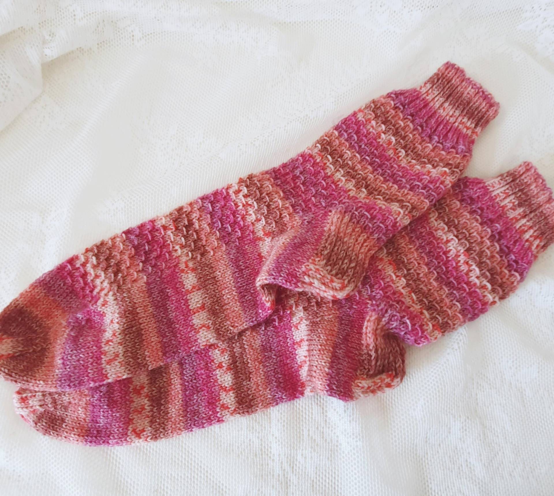 Socken Größe 40/41 Ringelsocken Mit Muster, Handgestrickte Strümpfe Aus Wolle in Beere Aubergine Orange Weiß, Geringelte Wollsocken Sh5904 von BarosaVintage