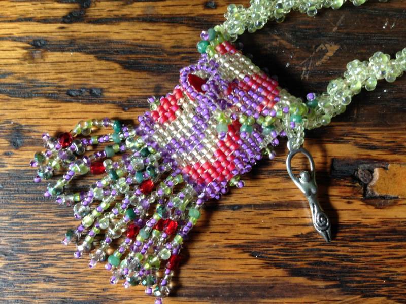 Göttin Perlen Reticule Halskette Mit Smaragden, Kristallen Und Korallen Edelsteinen - Sterling Silber Verschluss Zinn Anhänger von BartleBead