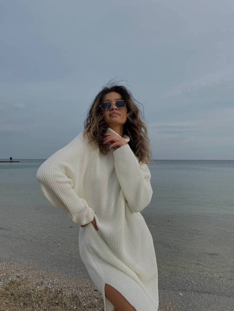 Weißer Strick Pulloverkleid Midi Rollkragen, Oversized Pullover Kleid Für Frauen, Baumwolle Mit Lange Ärmel Oversize von BarvinokKnitwear