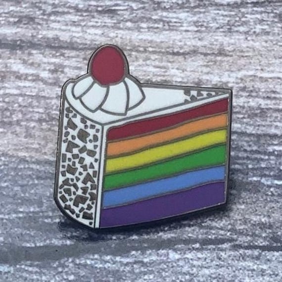 Enamel Pin Schwarzwälder Kirschtorte Kuchenstück Regenbogen Pride Freiburg Im Breisgau Bmep2 von Baschdlmaidli