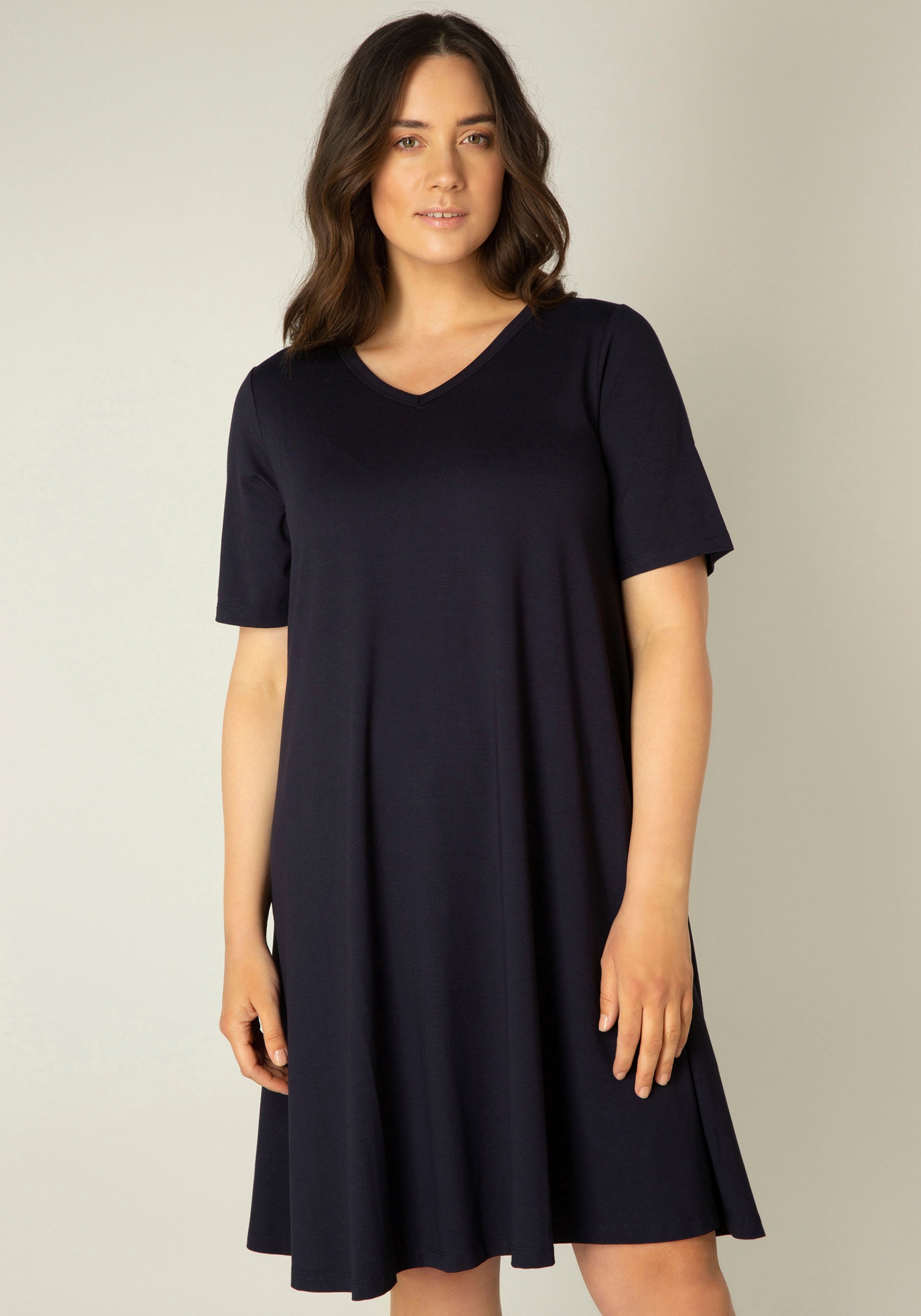 Base Level Curvy Shirtkleid "Abernathy" von Base Level Curvy