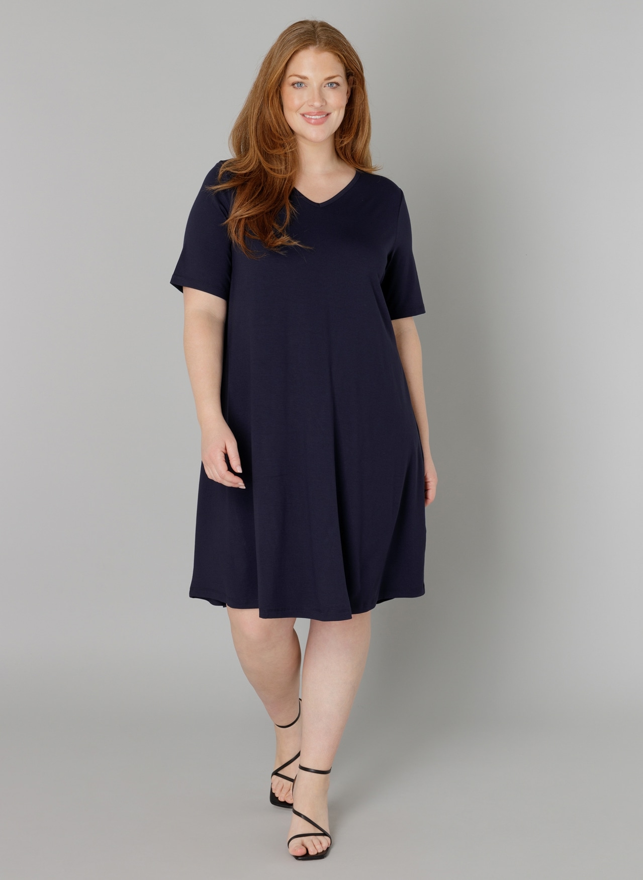Base Level Curvy Shirtkleid "Abernathy" Sommerkleid In leicht ausgestellter Form von Base Level Curvy