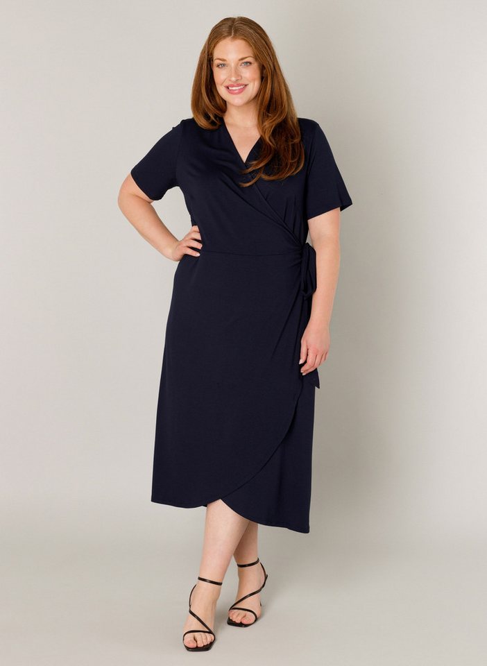 Base Level Curvy Wickelkleid Abbie Weich fließende Viskose-Mischqualität von Base Level Curvy