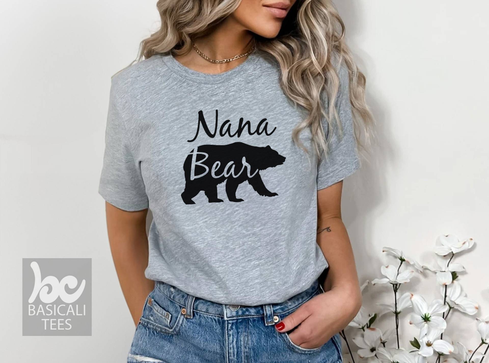 Nana Bear Shirt Weiches Unisex T-Shirt, Oma Geschenk von BasiCali