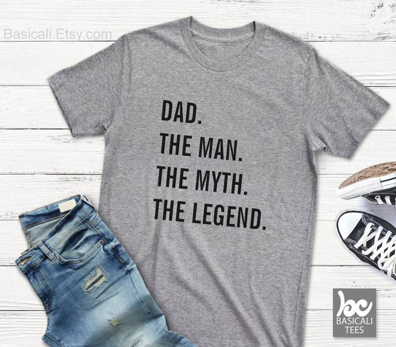Papa Der Mann Mythos Legende Shirt Weiches, Bequemes Baumwoll-T-Shirt von BasiCali