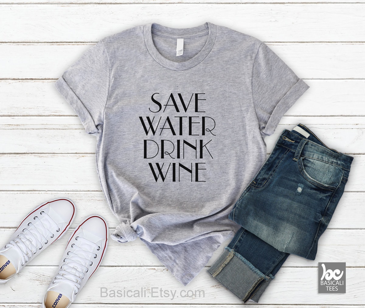 Save Water Drink Wine Shirt Weiches Unisex T-Shirt, Weinliebhaber Geschenk von BasiCali