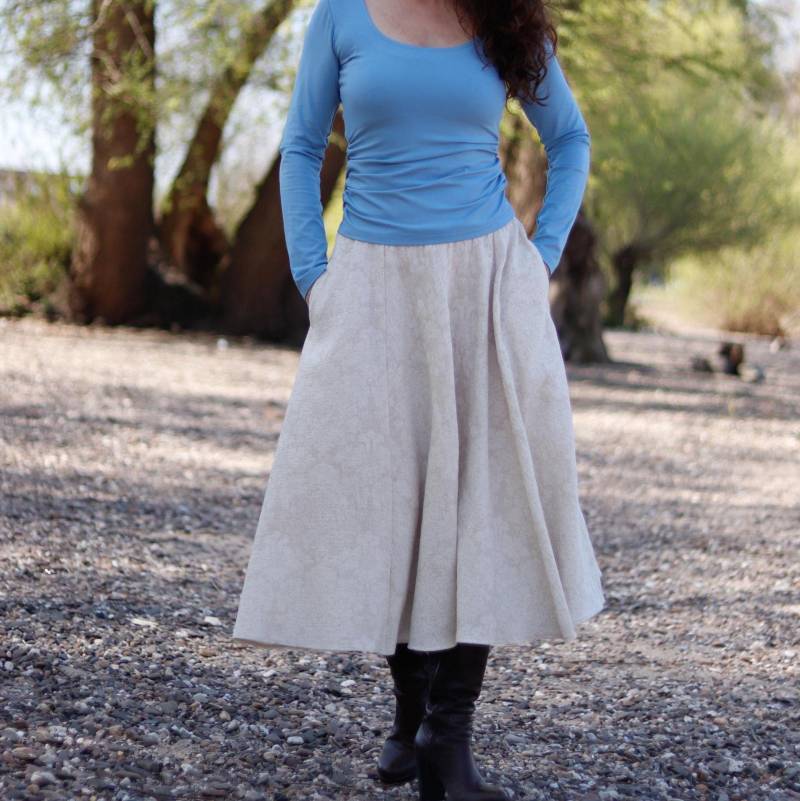 Maxirock Marmor Creme Mit Strukturornamenten von BasiaKollek