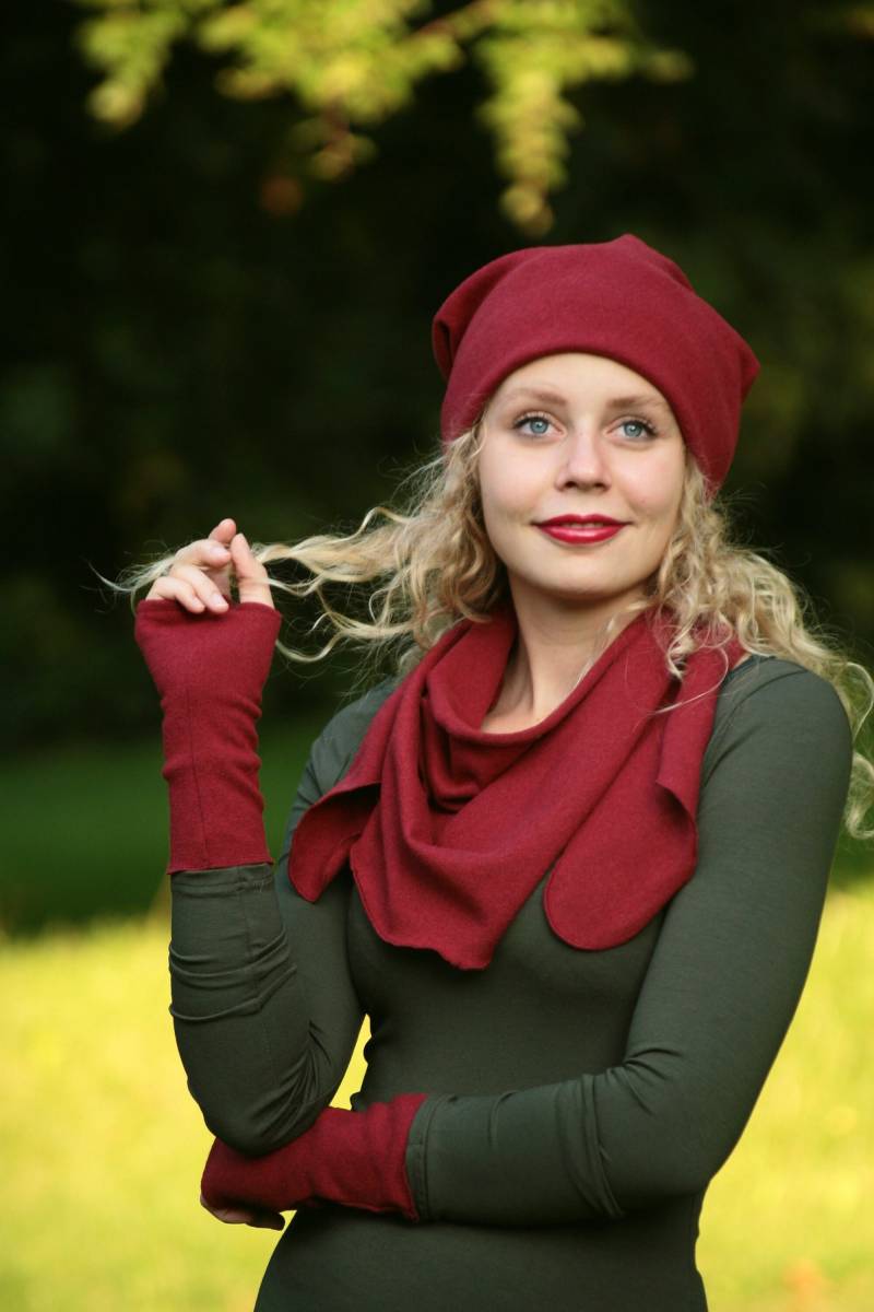 Mütze Beanie Merinowolle Dunkelrot von BasiaKollek