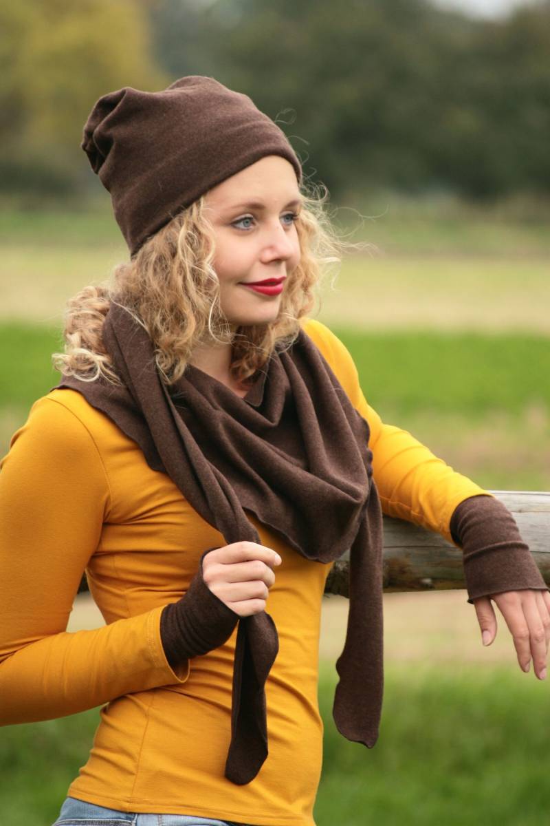 Schal Bananenform Merinowolle Braun von BasiaKollek