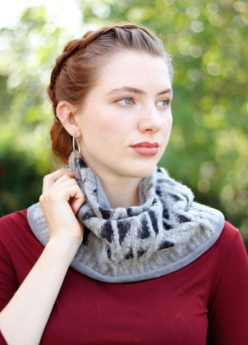 Schlauchschal Loop Wolle Grau von BasiaKollek