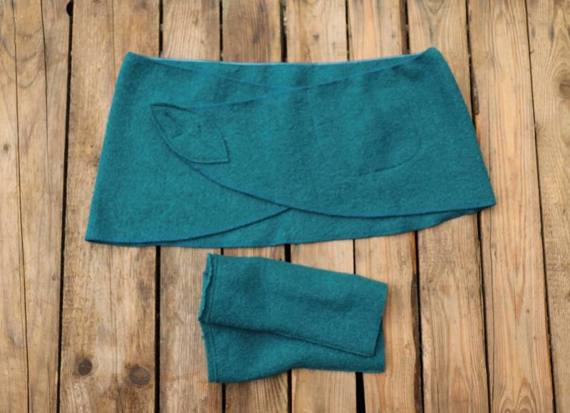 Set Nierengürtel Cacheur & Stulpen Aus Wolle in Petrol von BasiaKollek