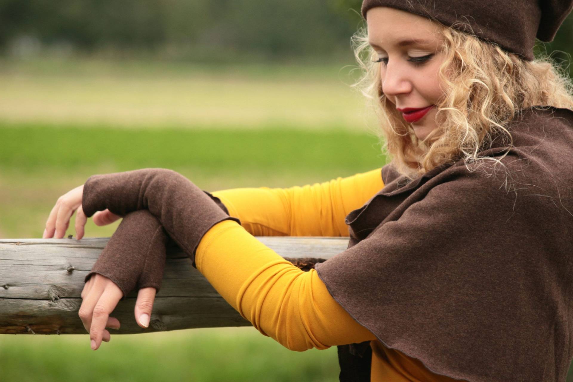 stulpen Daumenloch Merinowolle Braun von BasiaKollek