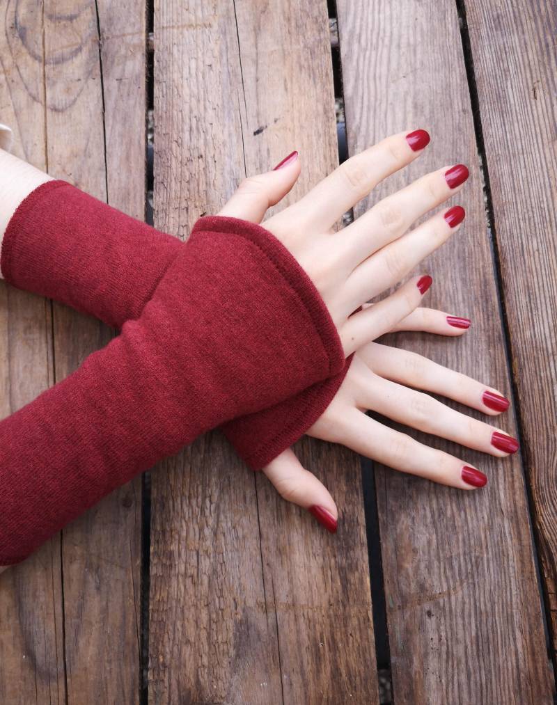 stulpen Merinowolle Dunkelrot von BasiaKollek