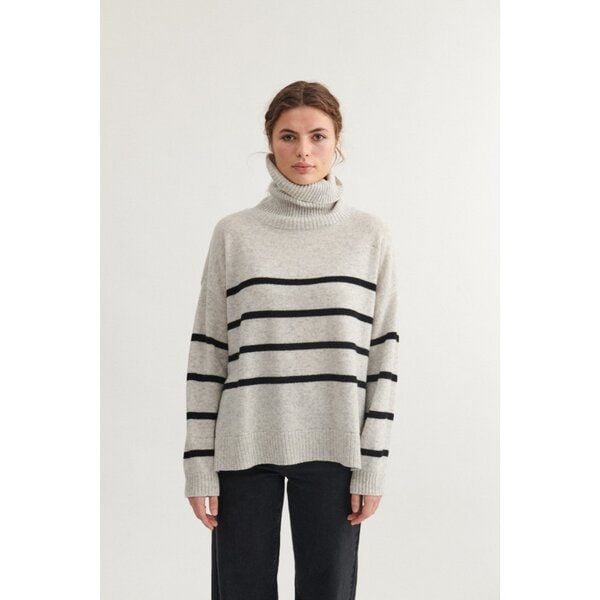 Basic Apparel Gestreifter Pullover LISE mit Rundhals aus recycelter Wolle von Basic Apparel