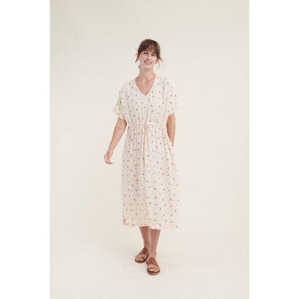 Basic Apparel Kleid ANJO mit feinem Blätterprint von Basic Apparel