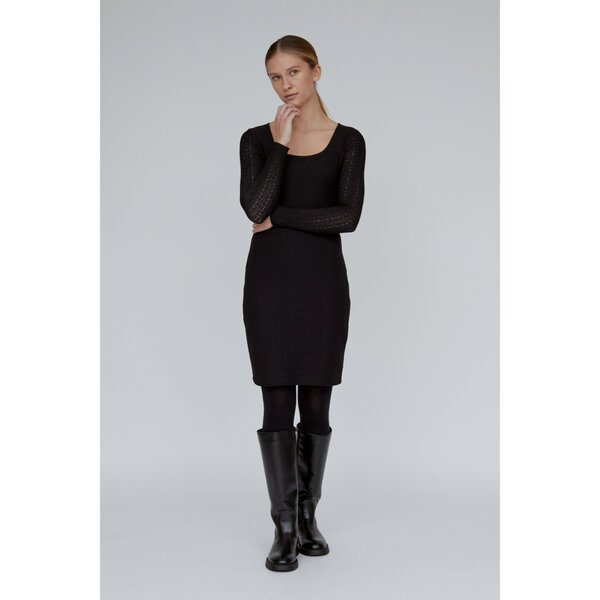 Basic Apparel Kleid SUVI mit feinem Lochmuster von Basic Apparel