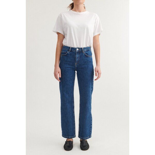 Basic Apparel Mom-Fit Jeans ELISA aus Bio-Baumwolle V2 Basic Apparel Mom-Fit Jeans ELISA aus Bio-Baumwolle V2 von Basic Apparel
