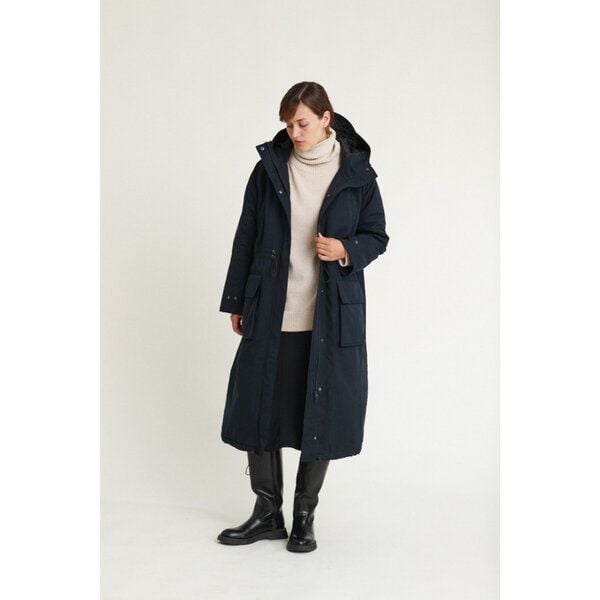 Basic Apparel Wintermantel Ajlin Parka aus recyceltem Polyester von Basic Apparel