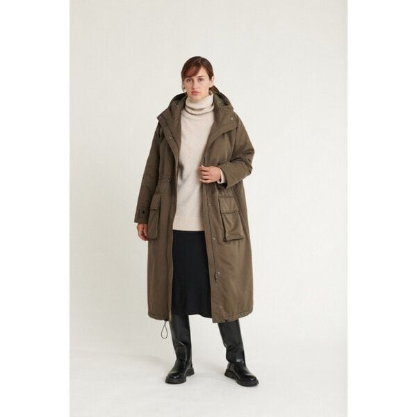 Basic Apparel Wintermantel Ajlin Parka aus recyceltem Polyester von Basic Apparel