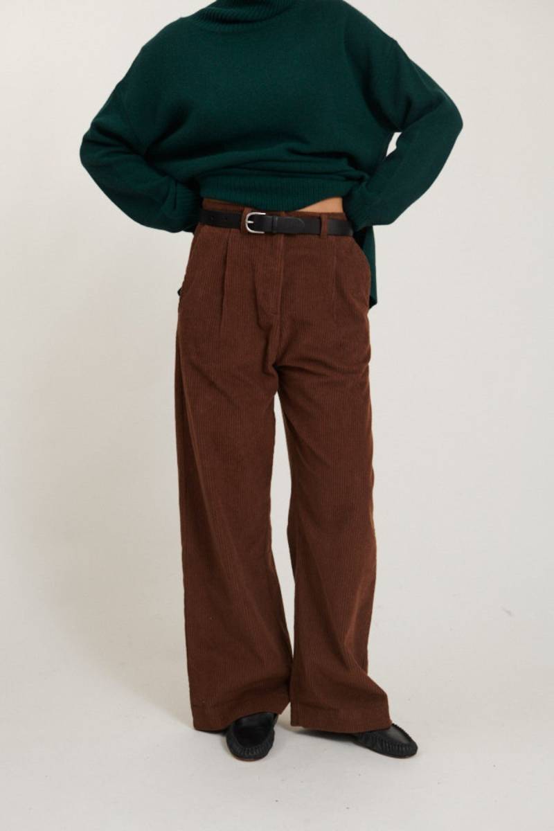 Hose Cherry Braun von Basic Apparel