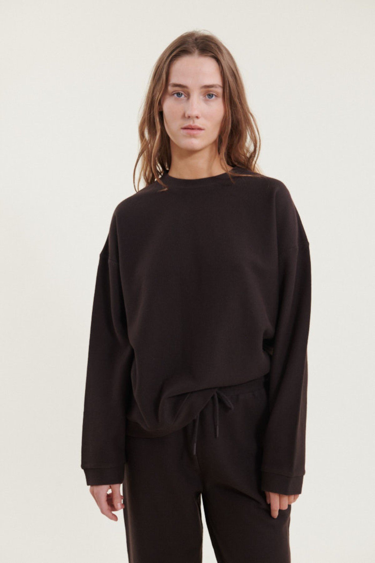 Sweatshirt Kat Braun von Basic Apparel